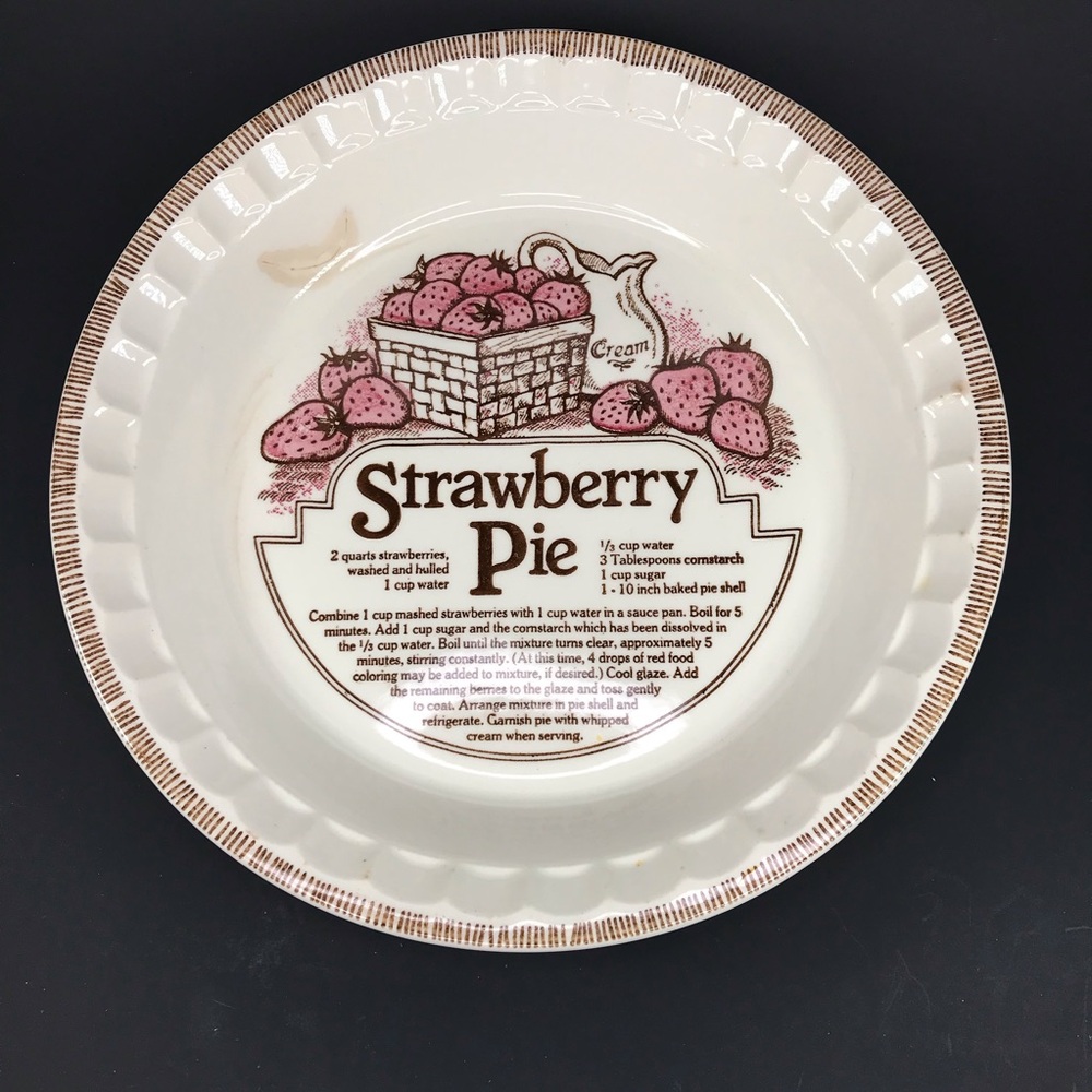 Royal China Jeannette Ceramic Round Strawberry Pie Dish Recipe Vintage